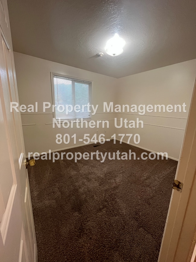 Building Photo - Large 5 Bedroom Home In Farmington Coming ...