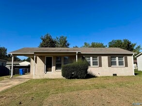 Building Photo - 1300 7th Ave