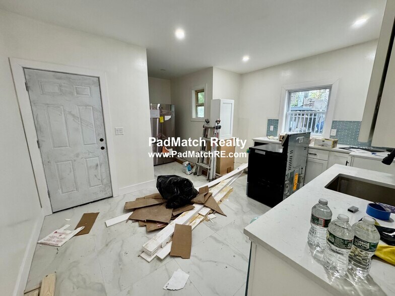 Building Photo - 805 Blue Hill Ave