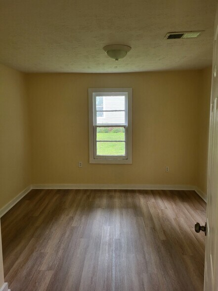 Building Photo - 1410 N 12th Ave