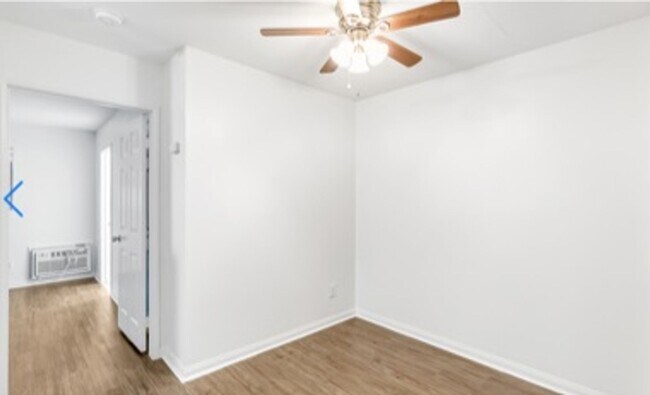 Interior Photo - 1611 S Bundy Dr