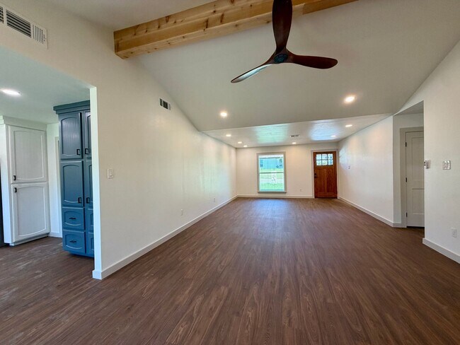 Building Photo - 10801 Rick Dr