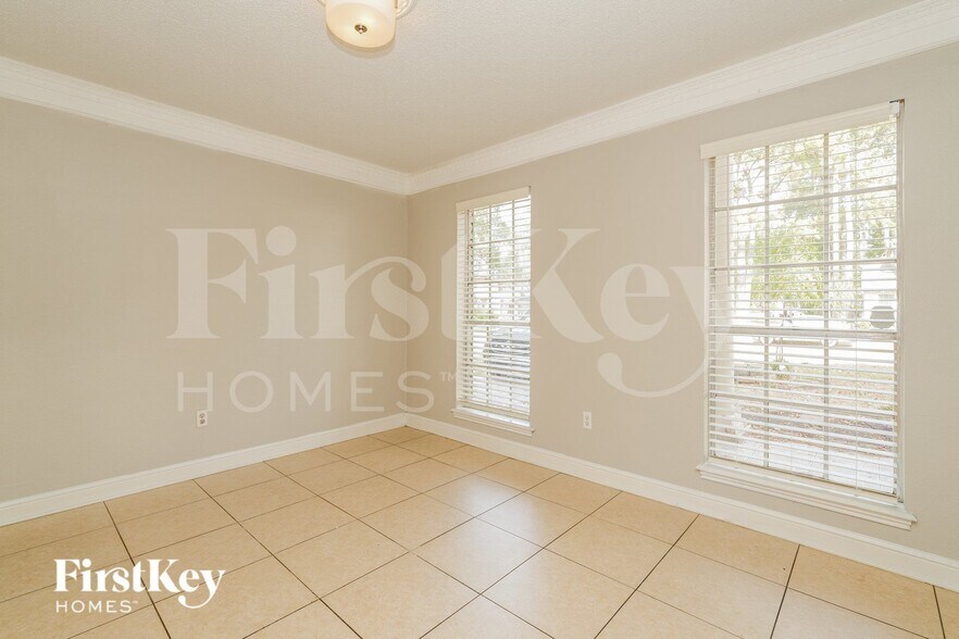 Building Photo - 17327 Rolling Creek Dr