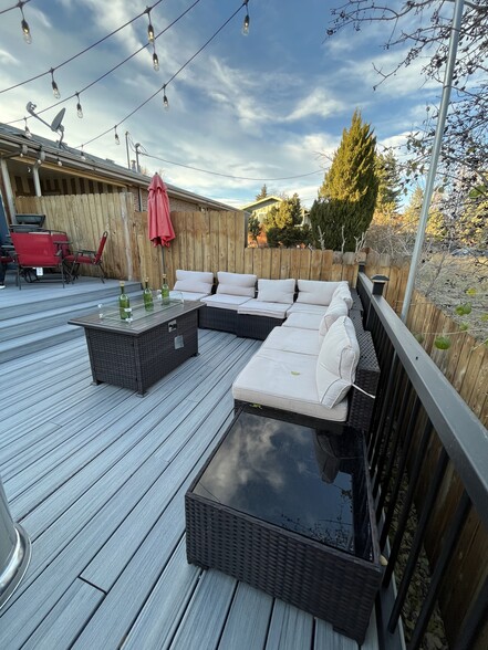 Spacious deck with plenty of seating - 1180 S Depew St