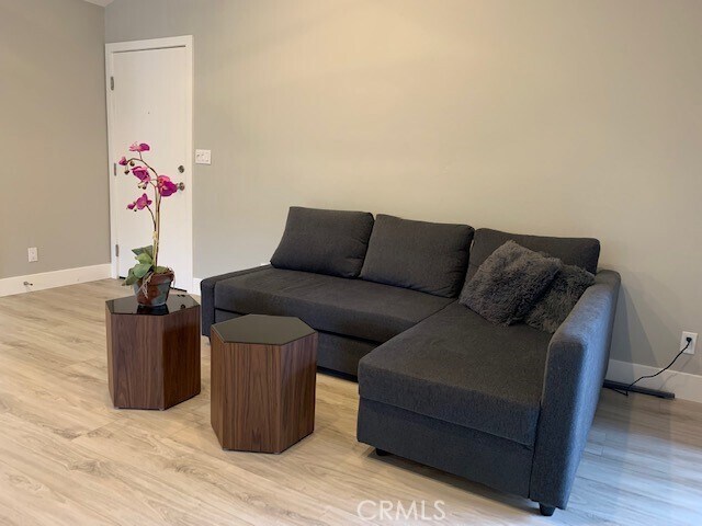 Building Photo - 118 Streamwood