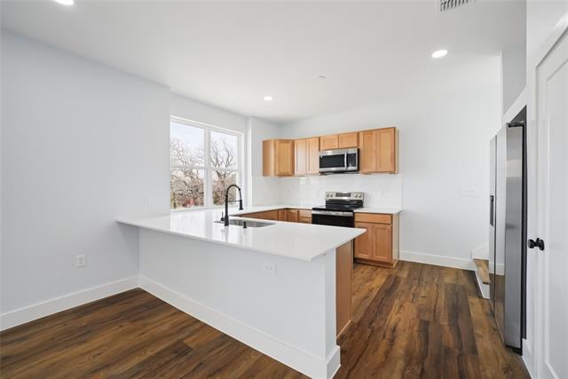 Building Photo - 401 Bryan St