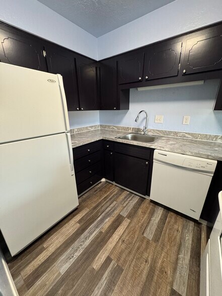 Building Photo - 191 47th Ave SE