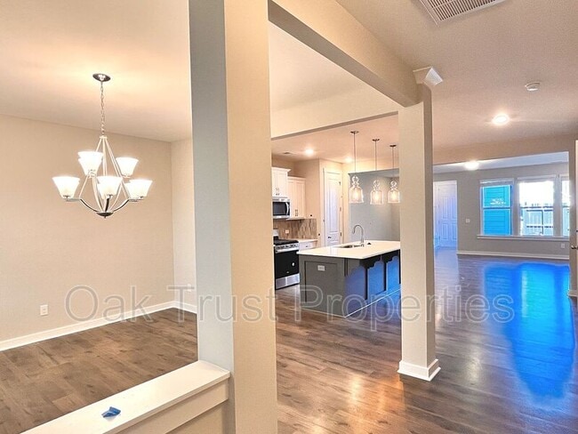 Building Photo - 117 Summer Tanager Dr