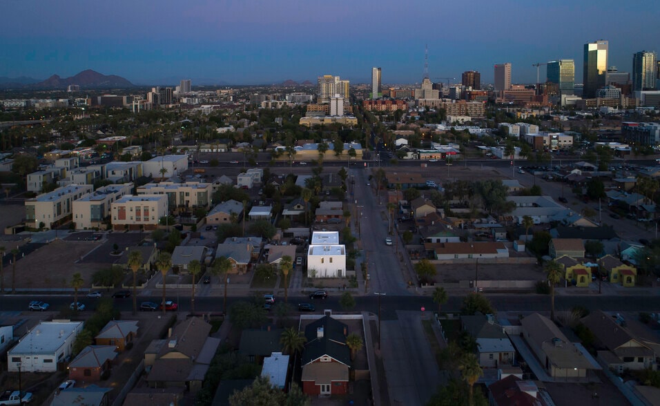 Building Photo - 818 W McKinley St