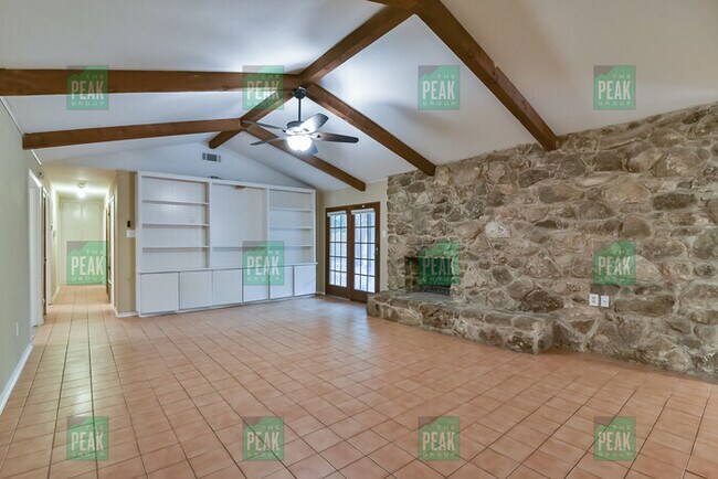 Building Photo - 3.2.2  2212 sq ft Wedgwood Area