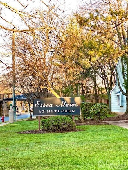 Building Photo - 165 Essex Ave