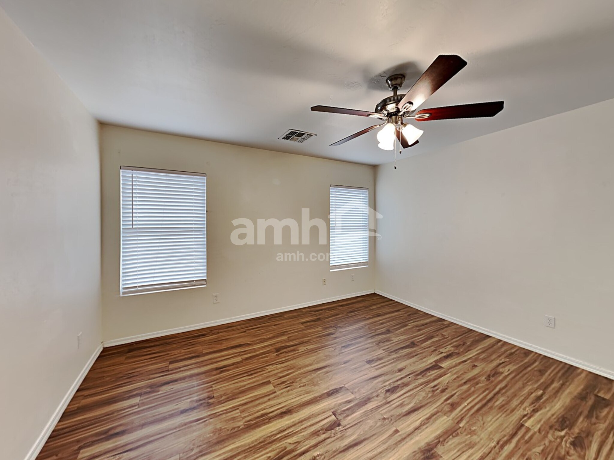 Building Photo - 1030 S 223rd Ln