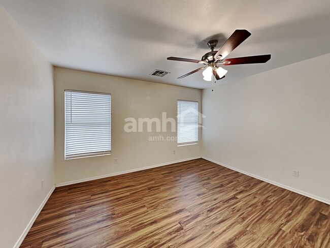 Building Photo - 1030 S 223rd Ln
