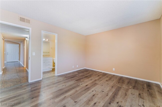 Building Photo - 3151 N Soaring Gulls Dr