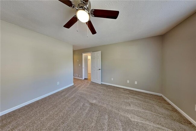 Building Photo - 4783 Lake Park Terrace