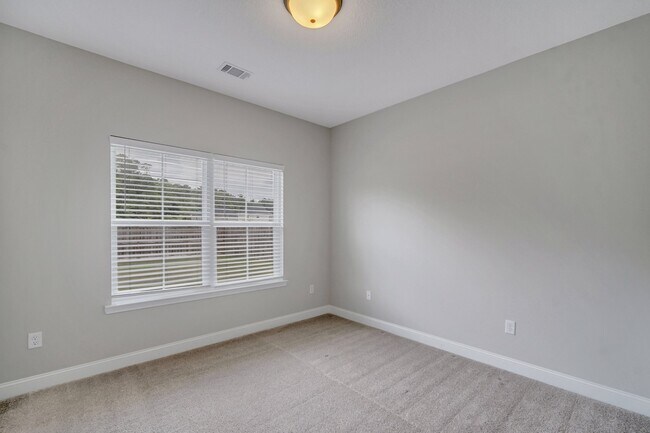 Building Photo - 486 Thorp Circle