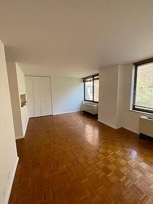 Building Photo - 295 Greenwich St