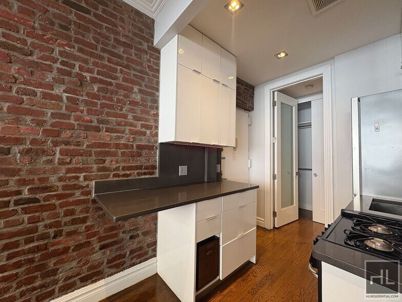 Building Photo - East 13th Street