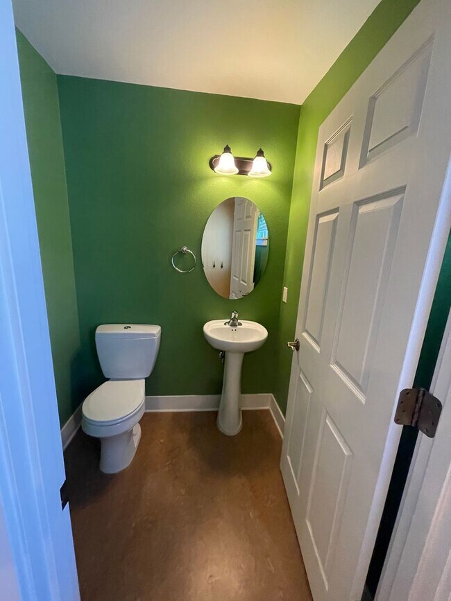 Building Photo - 1862 NW Shevlin Park Rd