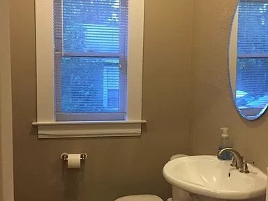 Building Photo - 109 Hill Ave