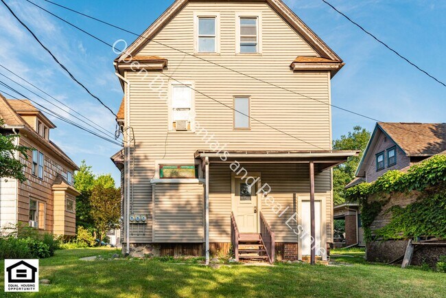 Building Photo - 109 S State St