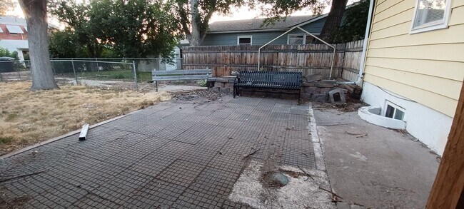 Building Photo - Spacious 4-Bedroom, 2-Bath Home Available ...