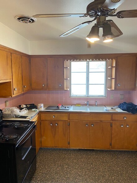 Building Photo - 1713 Shatto Ave