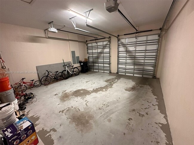 Building Photo - 15750 SW 90th Ave