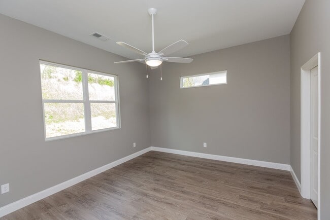 Building Photo - Brand New 4 Bedroom 2 Bath