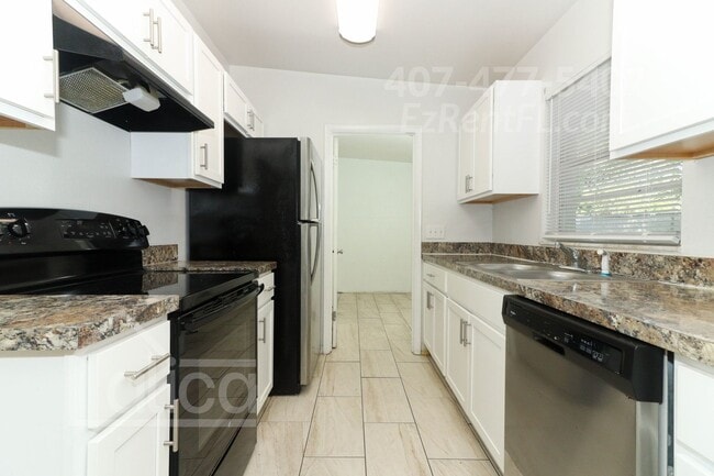 Building Photo - Completely Remodeled 3/1 in Orlando with C...