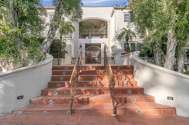 Building Photo - 1133 25th St - Parkview Santa Monica