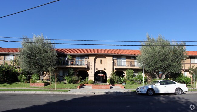 Parkside Villa Apartments Granada Hills, CA Apartment