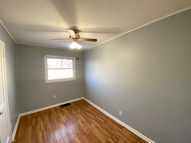 Building Photo - Beautiful 3 Bedroom, 1 Bath Home for Rent in Peoria!