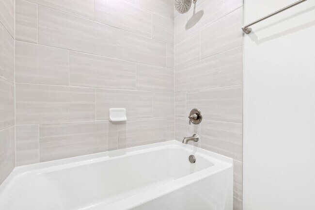 Building Photo - Modern & Charming 3-Bedroom Townhome in Durham!