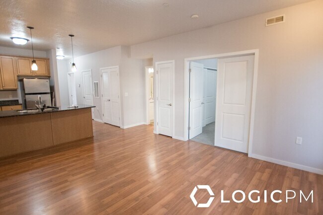 Building Photo - Stunning Condo Unit In Excellent SLC Locat...