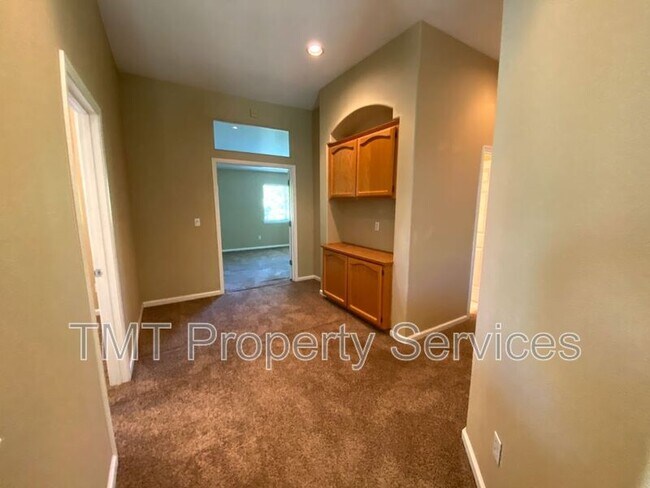 Building Photo - 8823 Ocean Breeze Ct