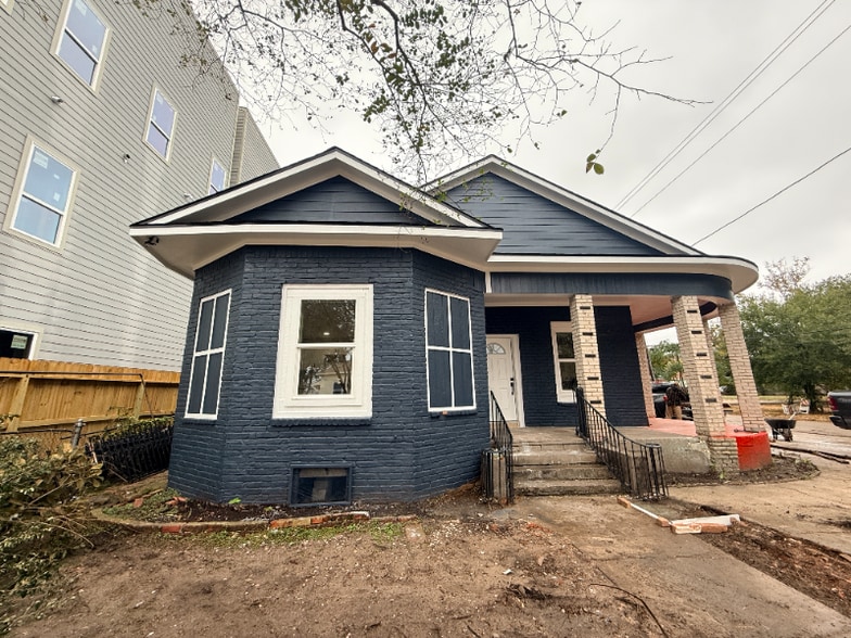 Building Photo - 1519 McKee St