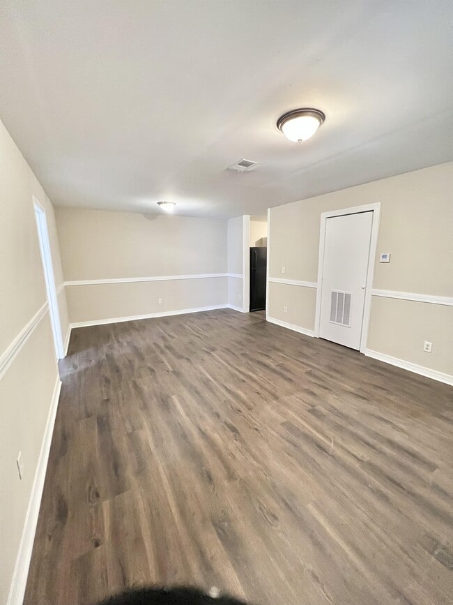 Primary Photo - 601 Skyview Dr