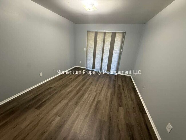 Building Photo - BEAUTIFUL REMODELED 3/2 IN CLEARWATER!! AVAILABLE FOR IMMEDIATE MOVE IN!!