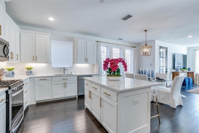 Building Photo - 429 Madison Ave