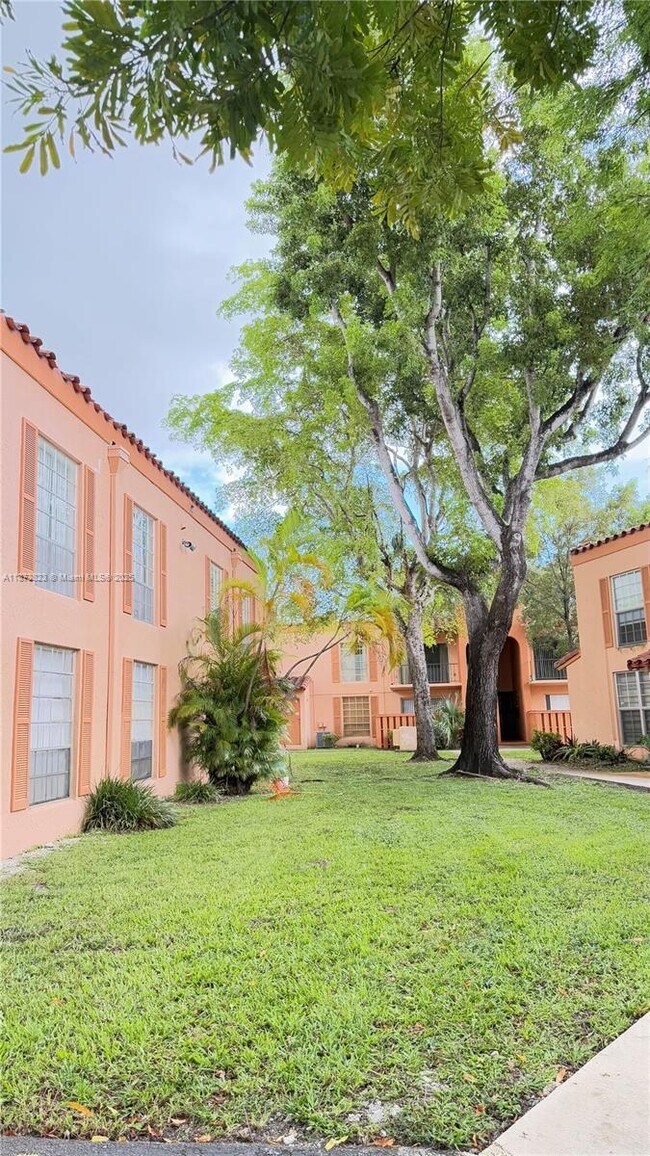 Building Photo - 7121 Miami Lakes Dr