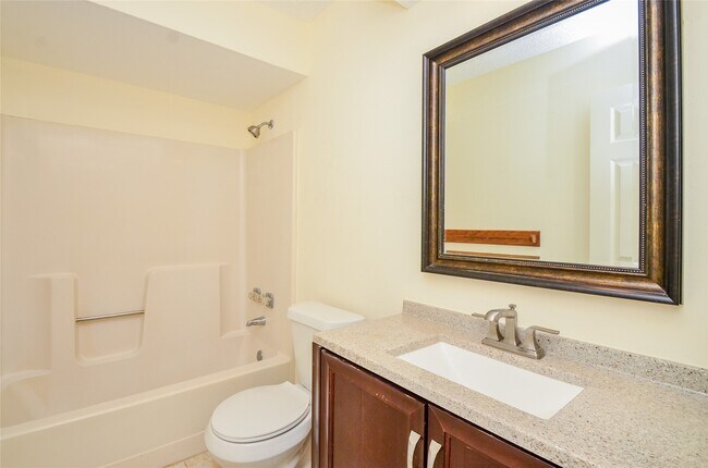 Building Photo - 15111 New Hastings Dr