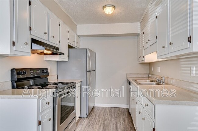 Building Photo - 170 Chalet North CT