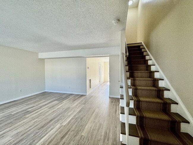 Building Photo - Updated 3-Bedroom Townhome 03-25-26!! Fenced yard, excellent School Zones!!