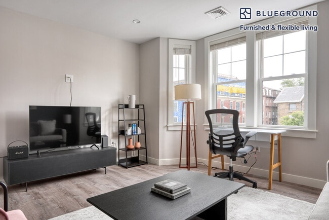 Building Photo - 125 Warren St