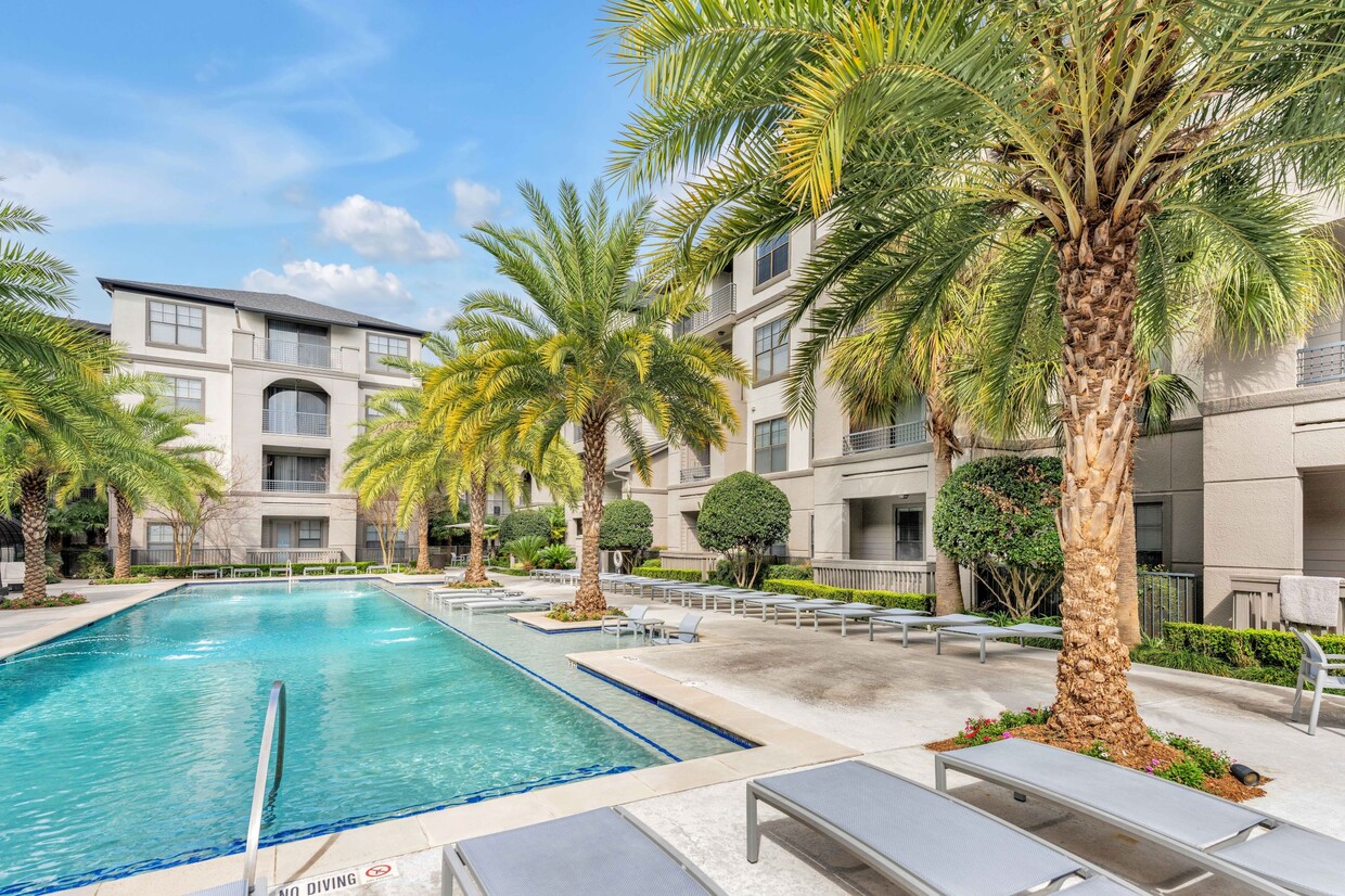 Portico Kirby - 7550 Kirby Dr Houston TX 77030 | Apartment Finder