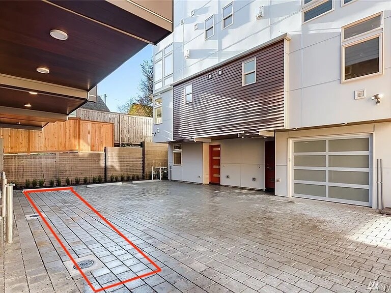 Building Photo - 4311A Whitman Ave N