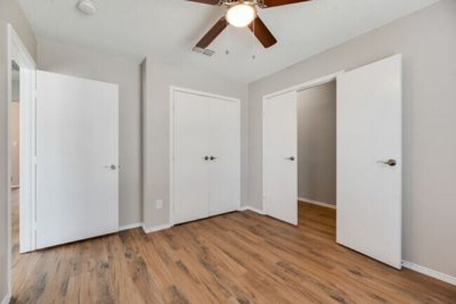 Building Photo - Beautiful newly redone single story home i...