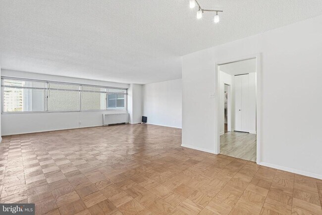 Building Photo - 5500 Friendship Blvd