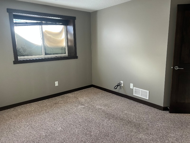 Building Photo - 306 Luella Pl NE